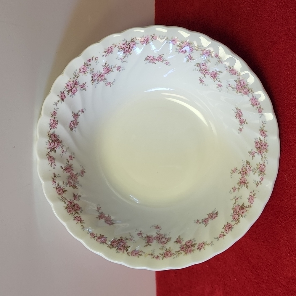 Brides Bouquet by Franciscan Serving Bowl. Made in Staffordshire England